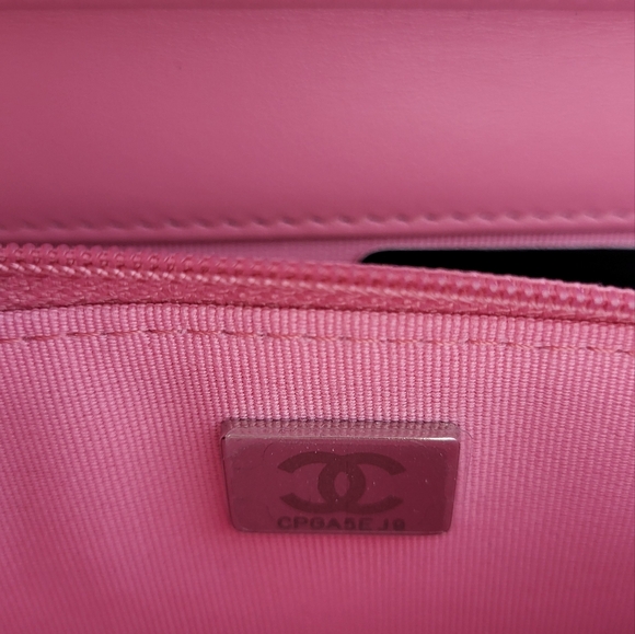 CHANEL NWT Boy WOC Quilted Caviar PINK - Picture 3 of 11